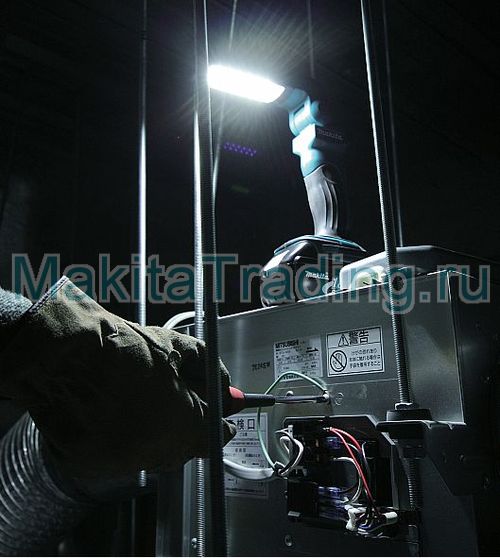 Аккумуляторный фонарь makita stexbml801